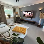 Gemuetliche Doppelhaushaelfte Mit Garten Und Sauna