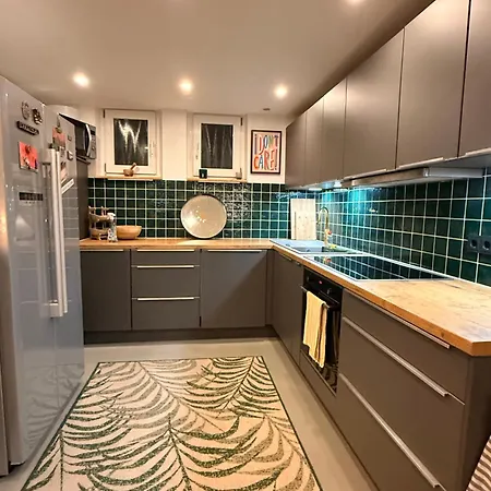 Gemuetliche Doppelhaushaelfte Mit Garten Und Sauna *