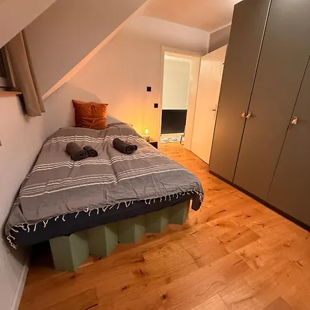 Gemuetliche Doppelhaushaelfte Mit Garten Und Sauna Appartement *