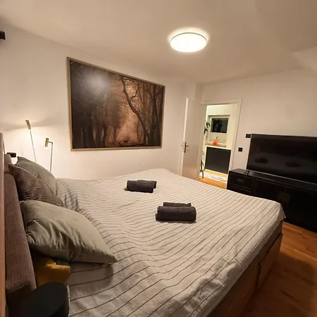 Gemuetliche Doppelhaushaelfte Mit Garten Und Sauna * Frechen