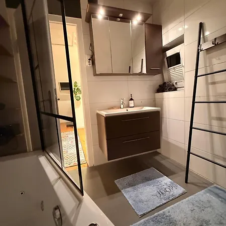 Appartement Gemuetliche Doppelhaushaelfte Mit Garten Und Sauna Frechen