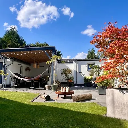 Gemuetliche Doppelhaushaelfte Mit Garten Und Sauna * Frechen