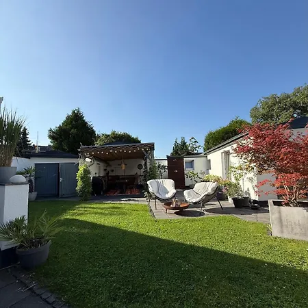 Gemuetliche Doppelhaushaelfte Mit Garten Und Sauna