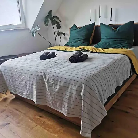 Gemuetliche Doppelhaushaelfte Mit Garten Und Sauna דירה