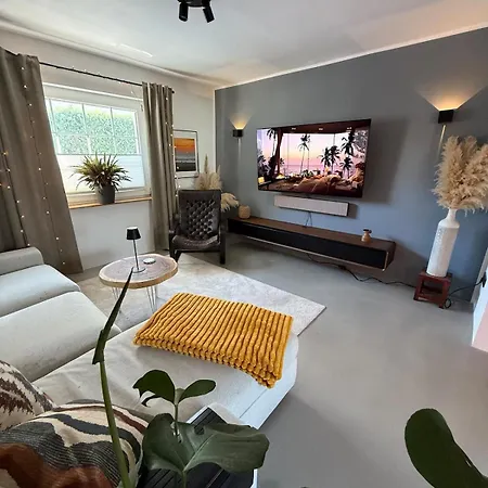 Gemuetliche Doppelhaushaelfte Mit Garten Und Sauna