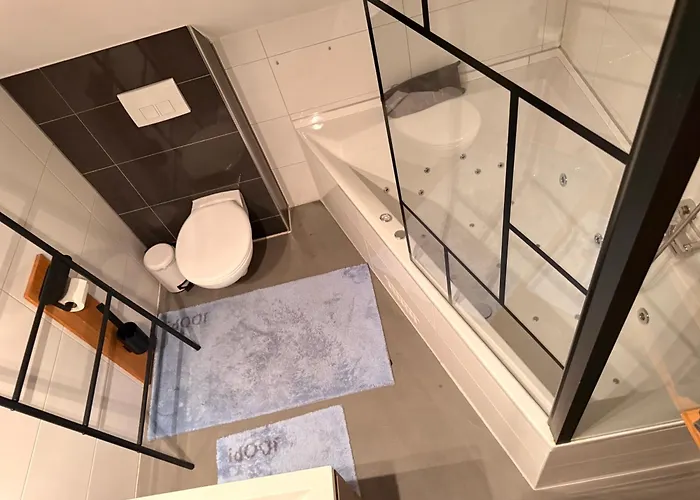 Appartement Gemuetliche Doppelhaushaelfte Mit Garten Und Sauna Frechen