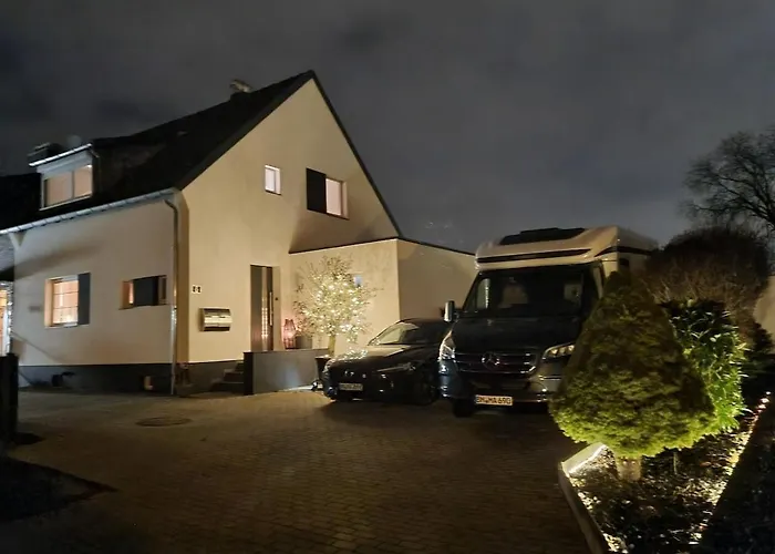 Gemuetliche Doppelhaushaelfte Mit Garten Und Sauna Appartement Frechen