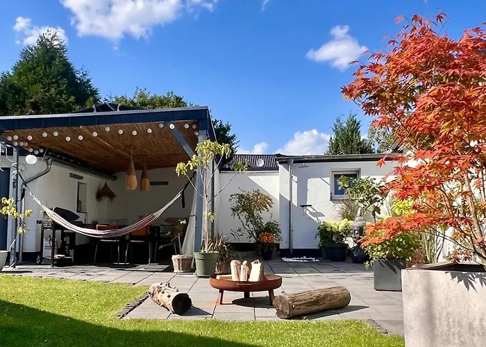 Gemuetliche Doppelhaushaelfte Mit Garten Und Sauna * Frechen