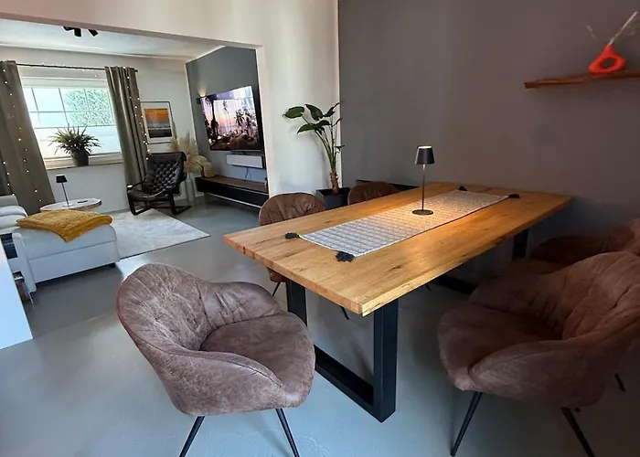 Gemuetliche Doppelhaushaelfte Mit Garten Und Sauna *